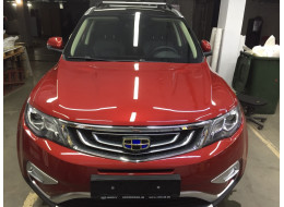 Стайлинг крыши Geely Atlas черной глянцевой пленкой