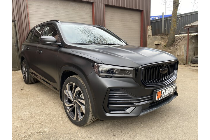 Geely Monjaro оклейка матовой антигравийной полиуретановой пленкой в Минске целиком