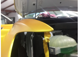 Geely Tugella в золотую матовую виниловую пленку в Минске